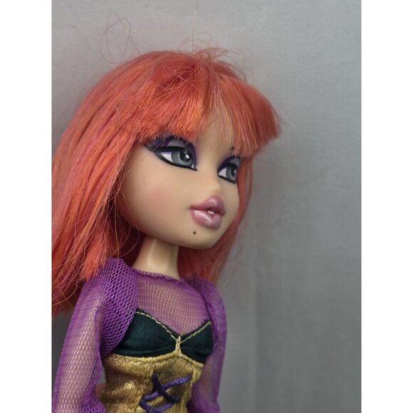 Bratz Doll Masquerade Finora Red Head With Outfit And Accessories - Picture 14 of 16